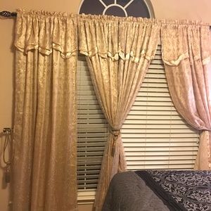 Window treatments - 4 panels 55x84 each